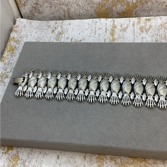 Sarah Coventry Simply Elegant Bracelet 1962 Vintage - Picture 2 of 9